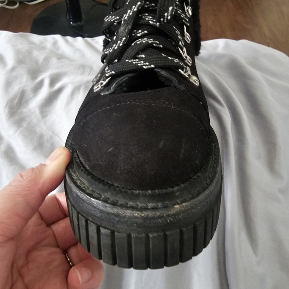 CHANEL black boots - Picture 10 of 10